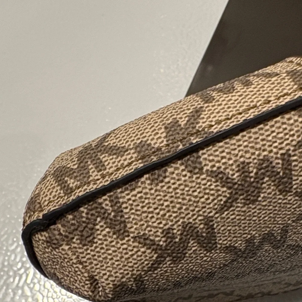 Michael Kors Signature Logo Belt Bag /Waist Fanny Pack NWOT - Picture 7 of 8